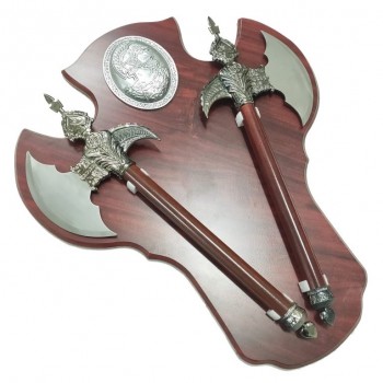 Set 2 Topoare pe suport de lemn decorative de panoplie cu prindere pe perete EMS-234
