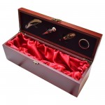 Cutie pentru o sticla de vin din lemn cu 4 accesorii incluse