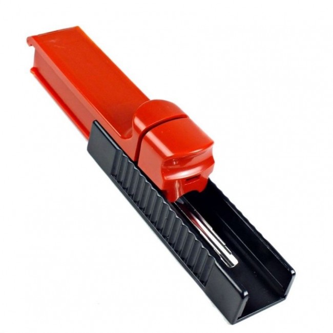 Aparat manual de facut tigari cu un injector 