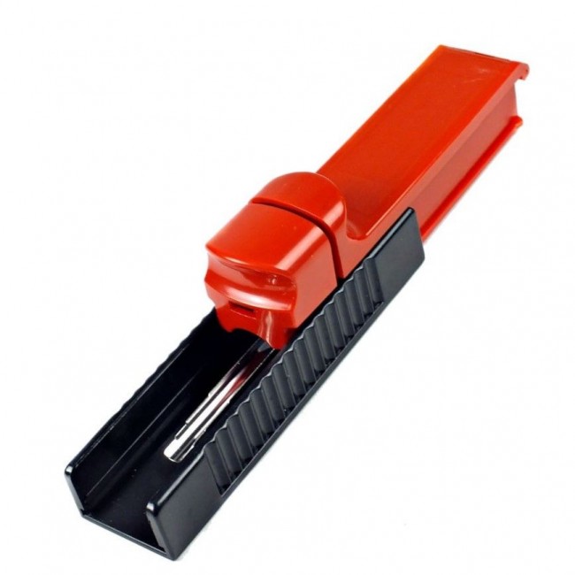 Aparat manual de facut tigari cu un injector 